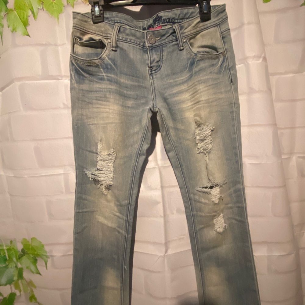 ALMOST FAMOUS LOW RISE JEANS​​